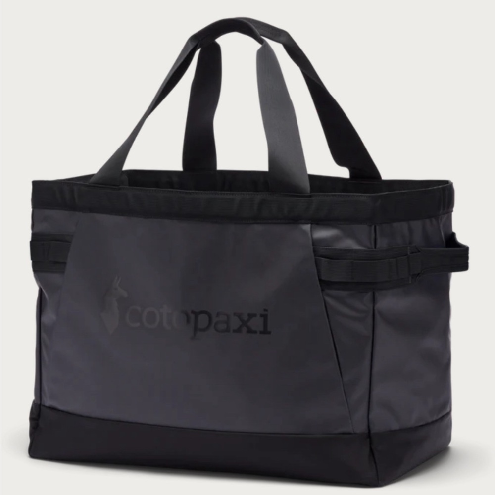 VEUC Cotopaxi Allpa 60L Gear Hauler Tote in black and blue